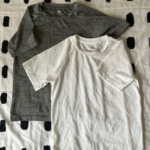 Uniqlo T Shirts set of two